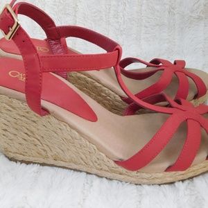Cato red and straw wedges